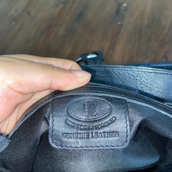 LEATHER ILI SHOULDER PURSE 👜 - Picture 3 of 3